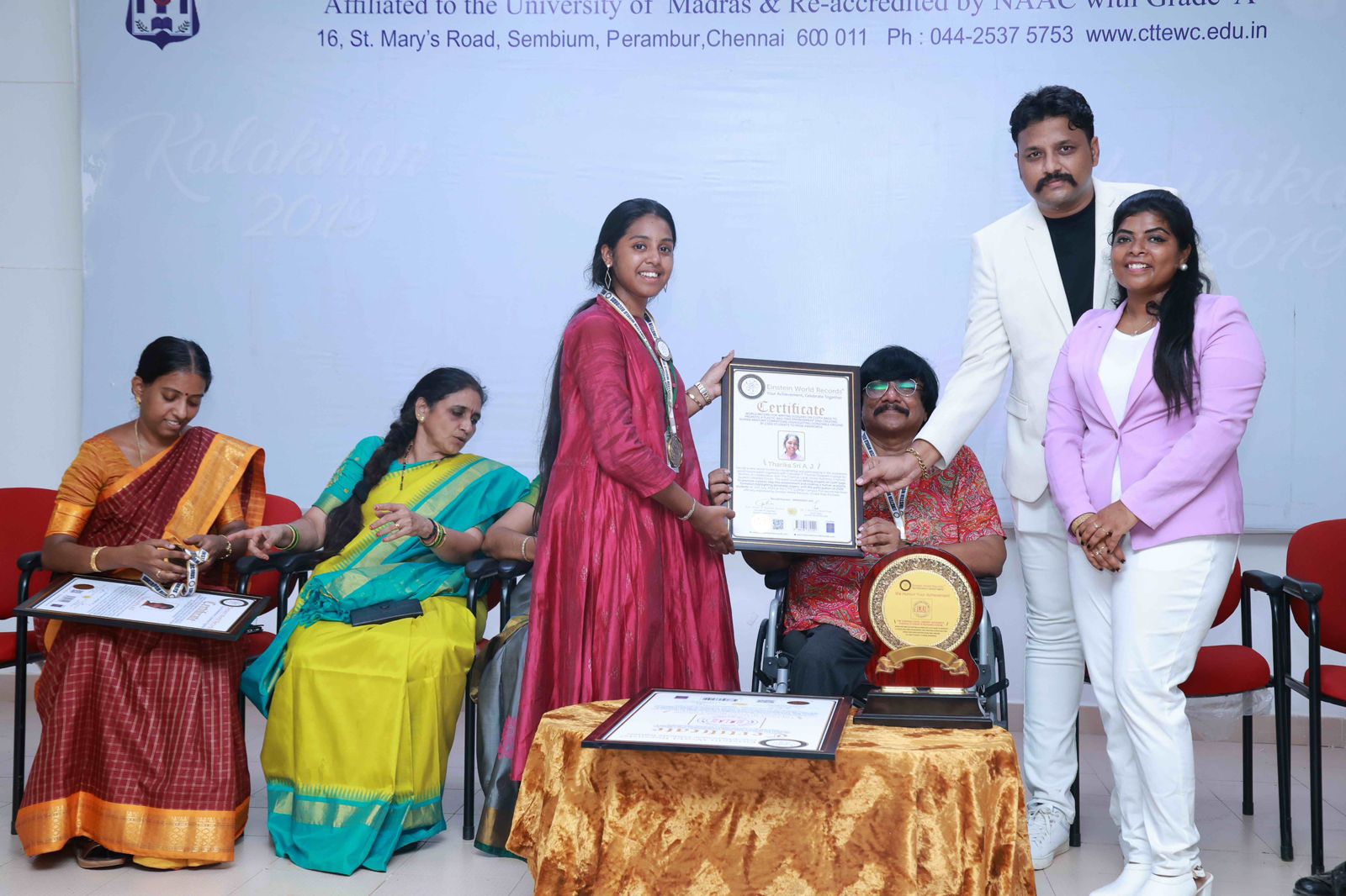 WORLD RECORD FOR WRITING SLOGANS ON CLOTH BAGS TO PROMOTE A PLASTIC BAG-FREE ENVIRONMENT AND CREATING HUMAN ANATOMY FORMATIONS HIGHLIGHTING DONATABLE ORGANS BY 2,500 STUDENTS TO RAISE AWARENESS